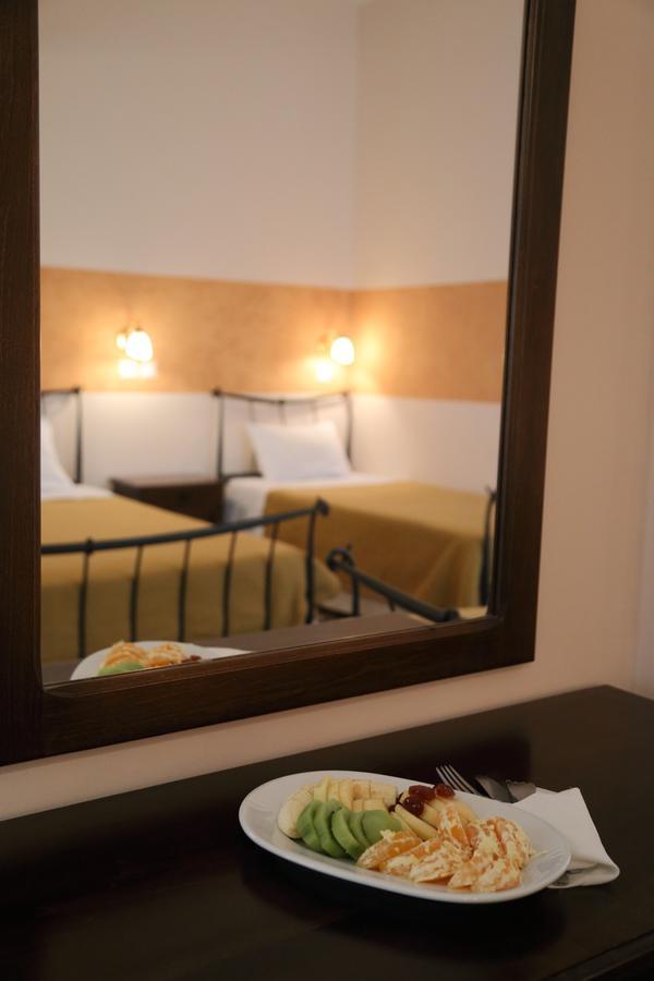 Mani Hotel アレオポリ エクステリア 写真